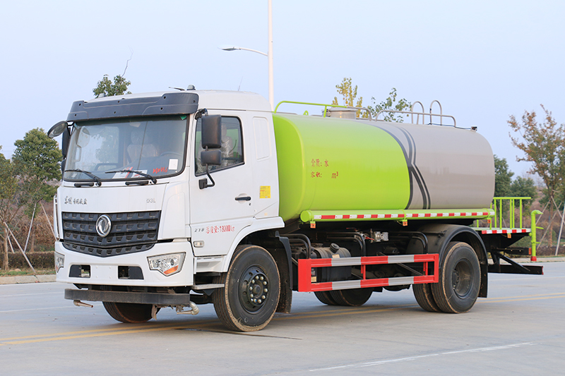 國(guó)六D3L后八輪19.3噸灑水車?
